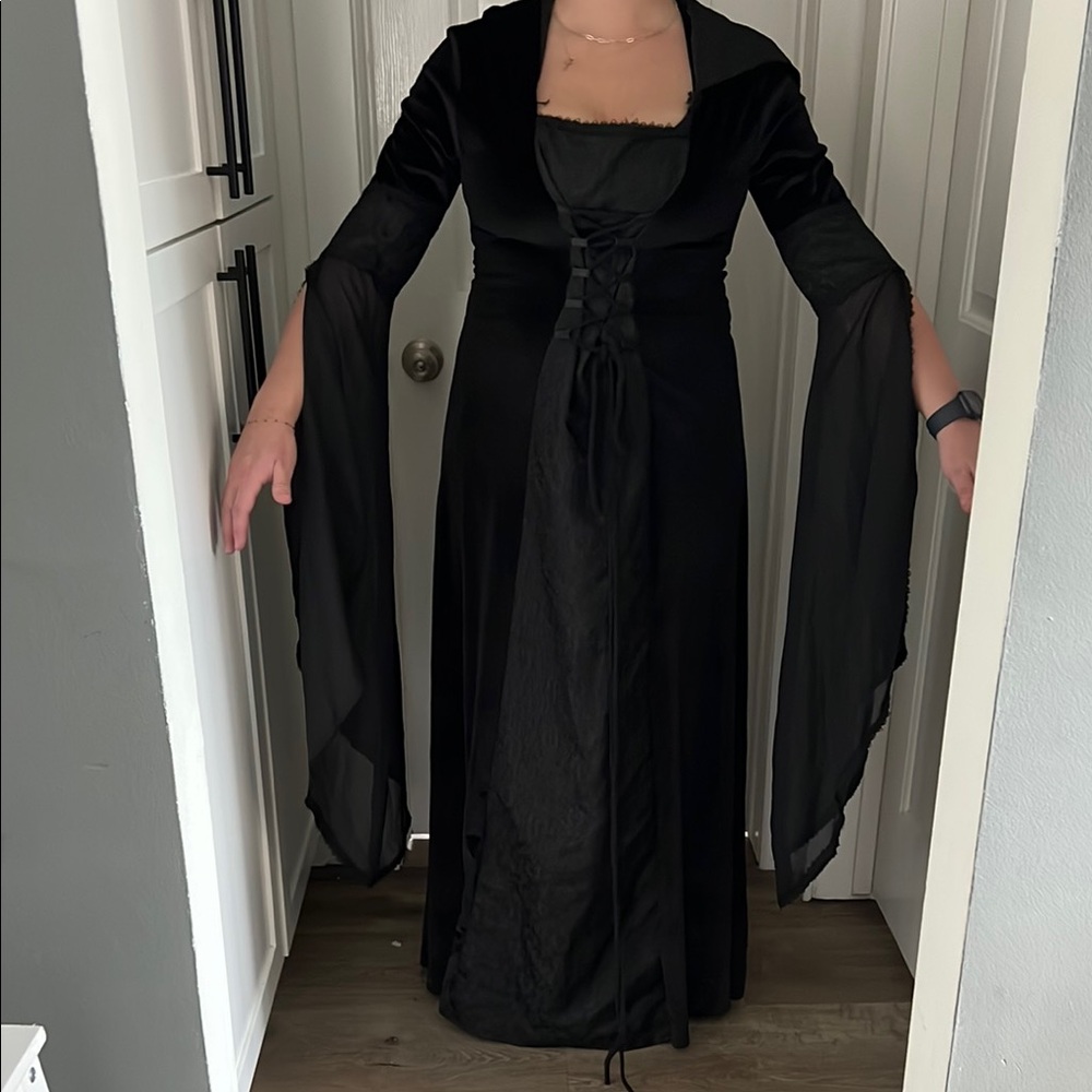 Black Velvet 🧙 Cloak Dress